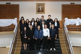 กลุ่มนิติกรรมสัญญาและคดี กองกฎหมาย สป.อว. เดินทางไปปฏิบัติรา ... Image 1